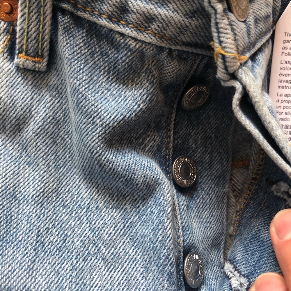 New Levi’s 501 button fly distressed long shorts - Picture 4 of 7